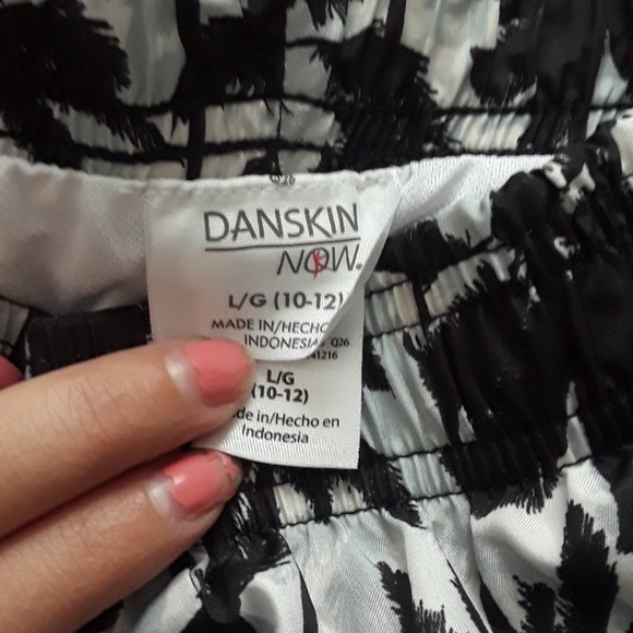 Short - Picture 2 of 3